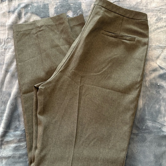 New York & Company City Stretch Pants in Olive Slacks Trousers Size 8 - Picture 2 of 5